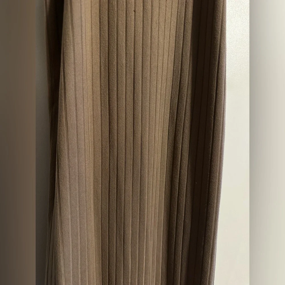 BUCKETLIST - Ribbed Midi - Picture 4 of 8